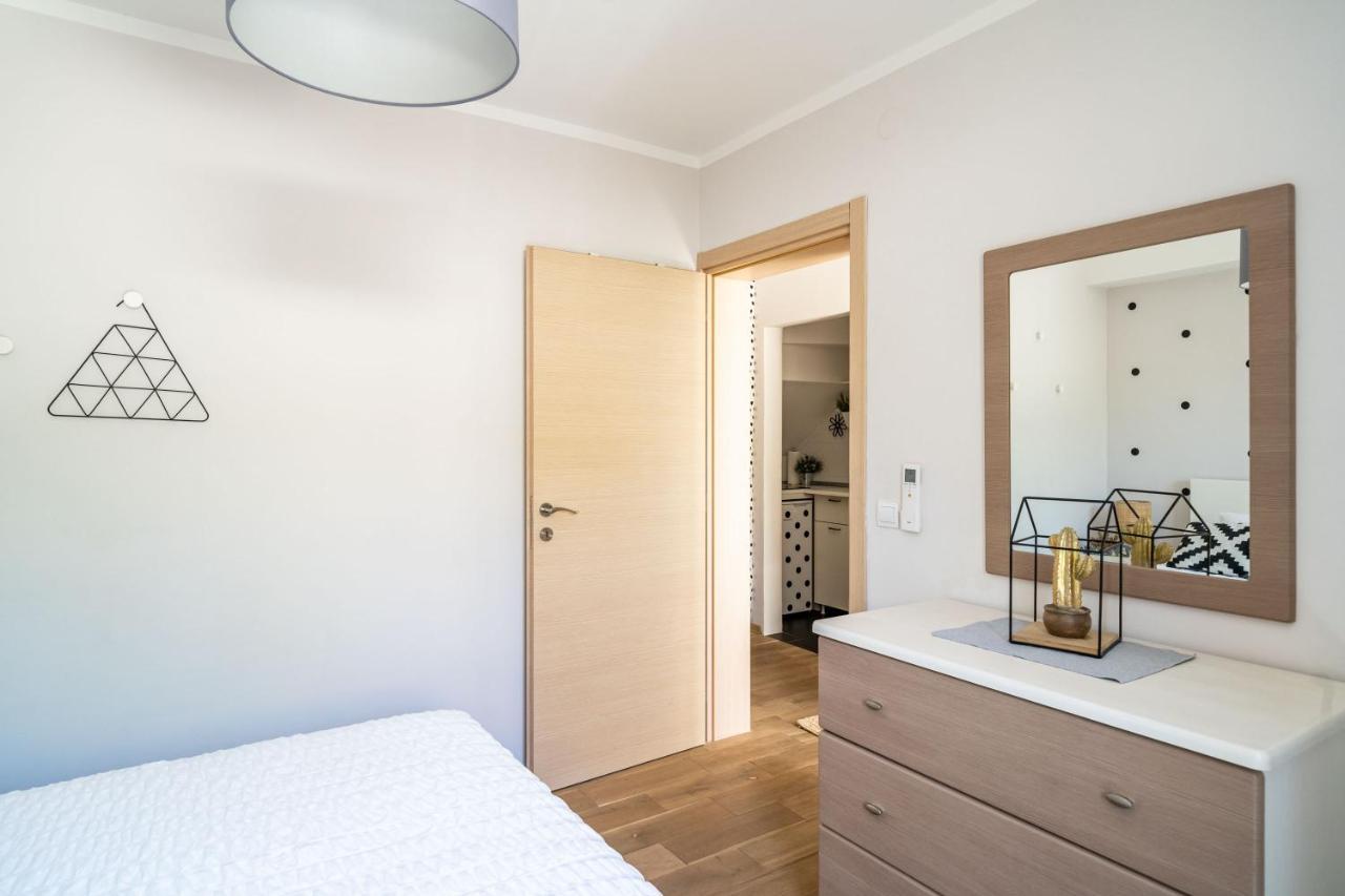 Stay U-Nique Studio Apartment In Orasac Bagian luar foto