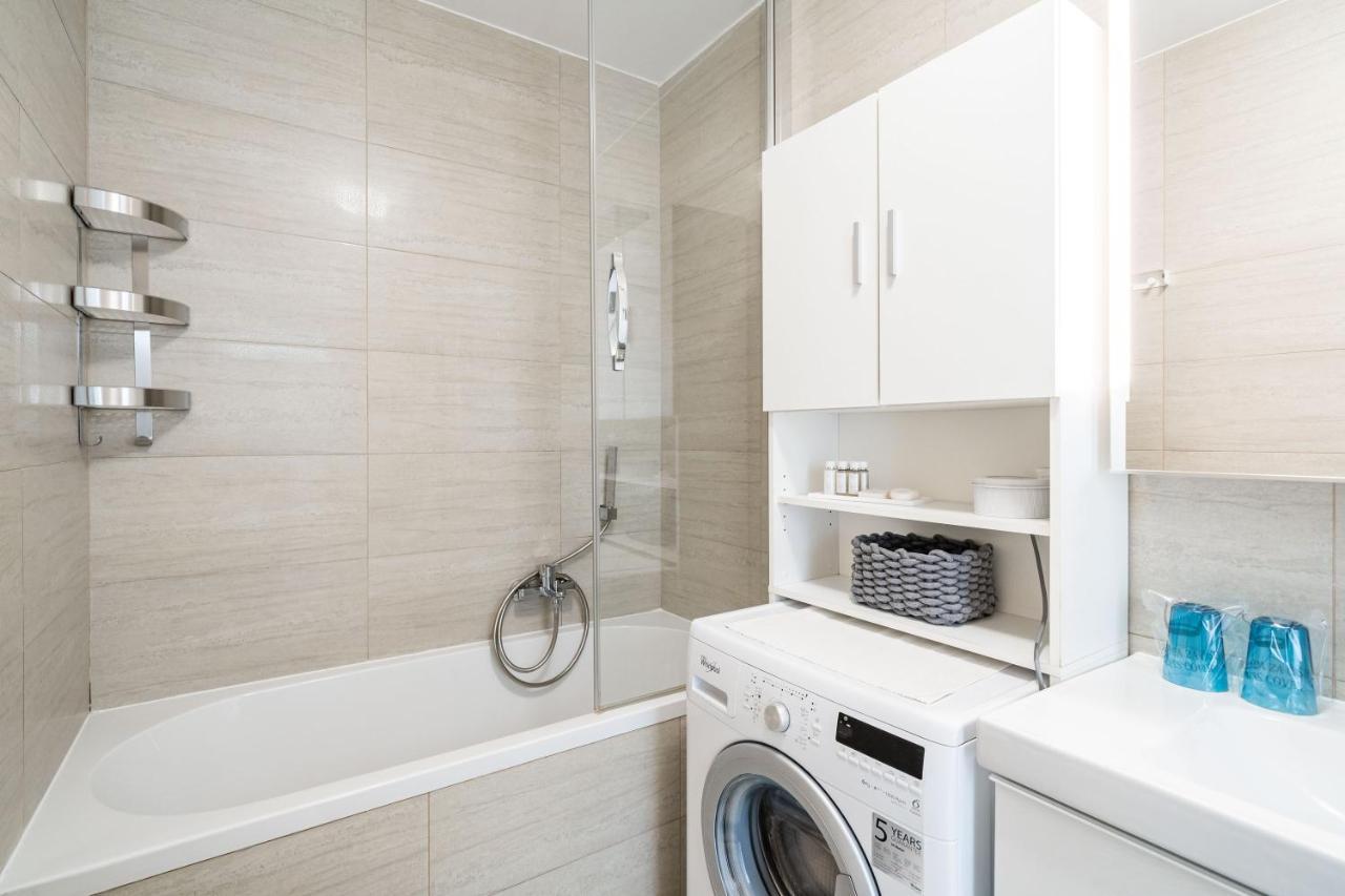 Stay U-Nique Studio Apartment In Orasac Bagian luar foto